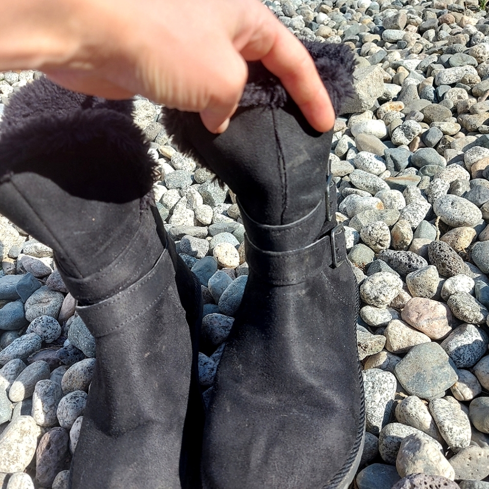 Black Airwalk boots Size 6 - Picture 3 of 6